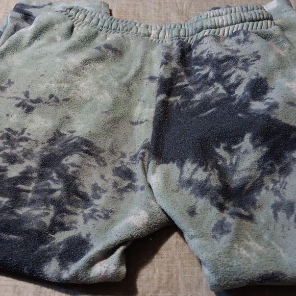 5/$10 Colorful Sweatpants Size Medium - Picture 6 of 6